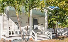 Mesa House, Uno-Perfect Location